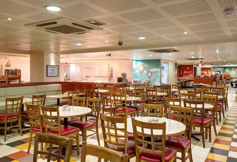 هتل Royal National