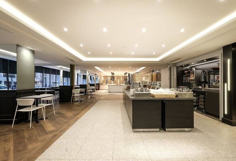 هتل Royal National