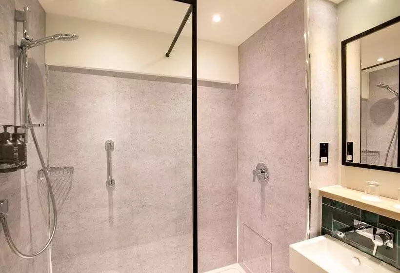 호텔 Royal National