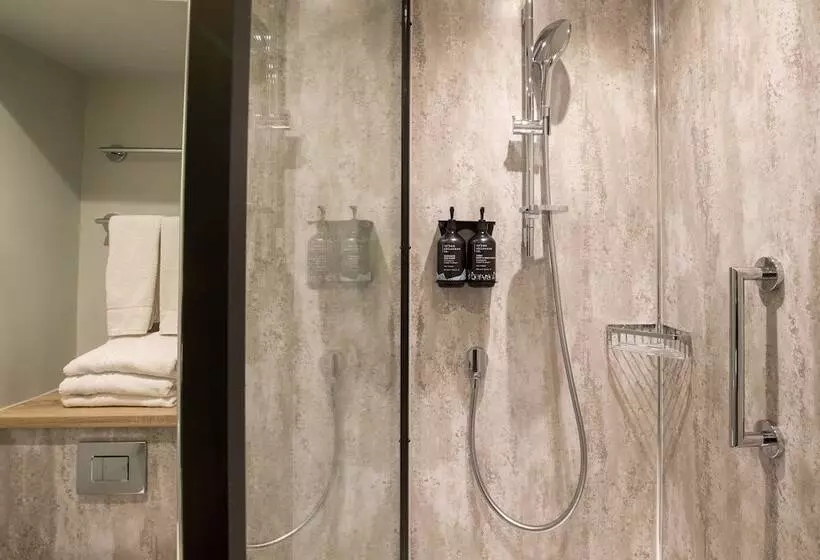 호텔 Royal National