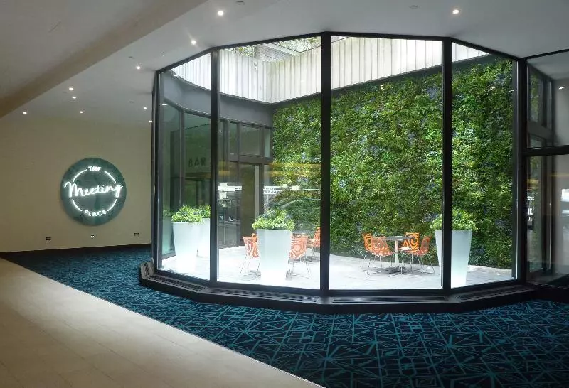 호텔 Royal National