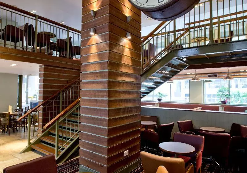 호텔 Royal National