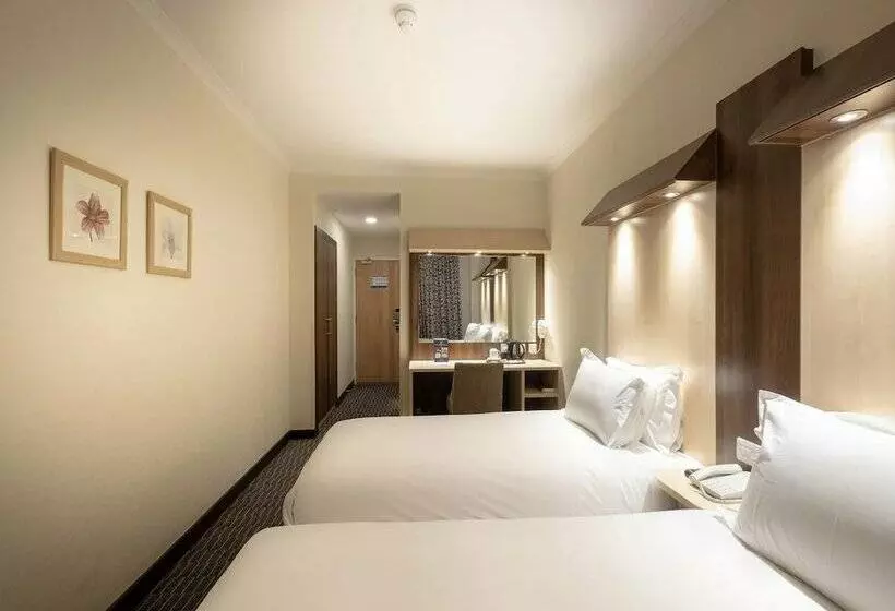 호텔 Royal National