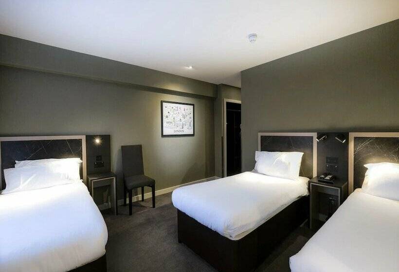 هتل Royal National