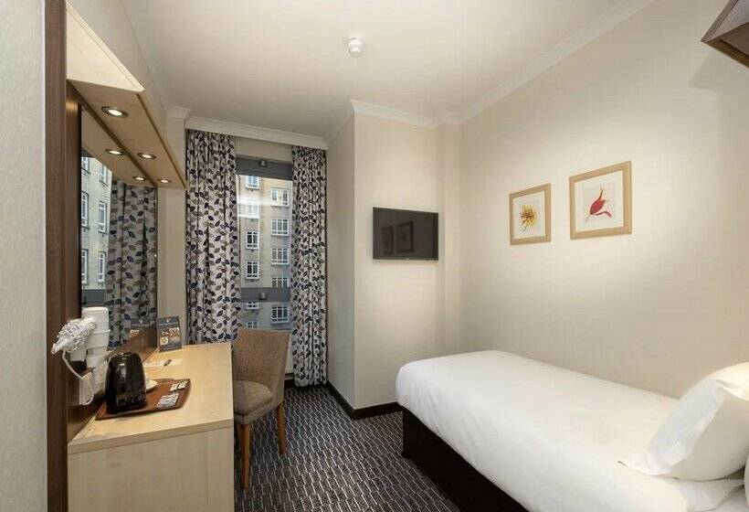 هتل Royal National