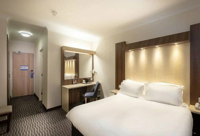 هتل Royal National