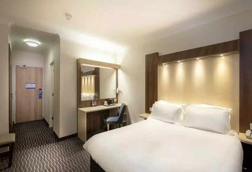 호텔 Royal National