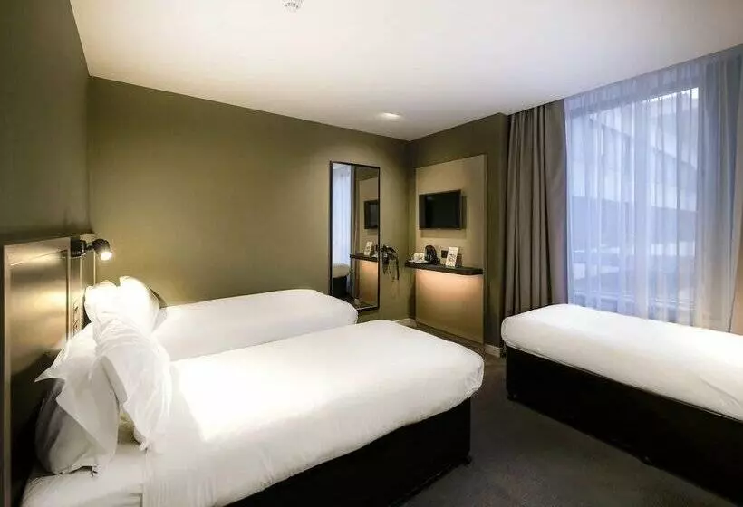 호텔 Royal National