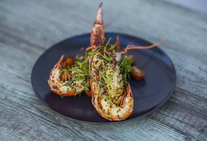 هتل Sherbrooke Castle