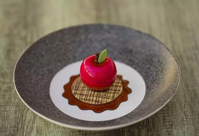 هتل Sherbrooke Castle