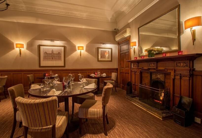 هتل Sherbrooke Castle