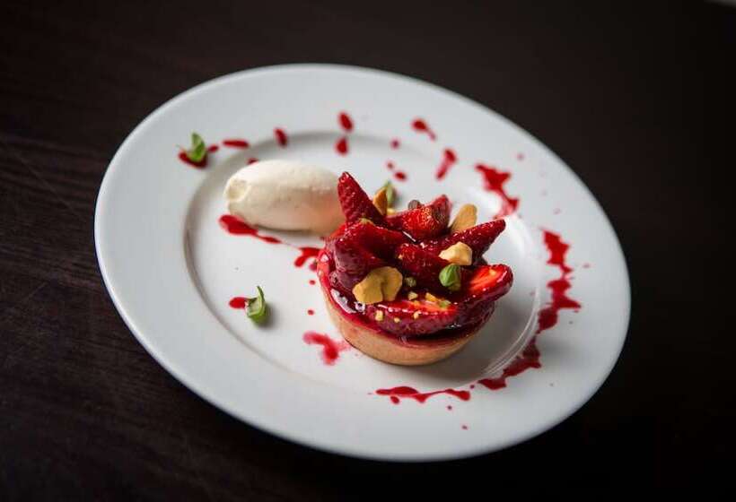 هتل Sherbrooke Castle