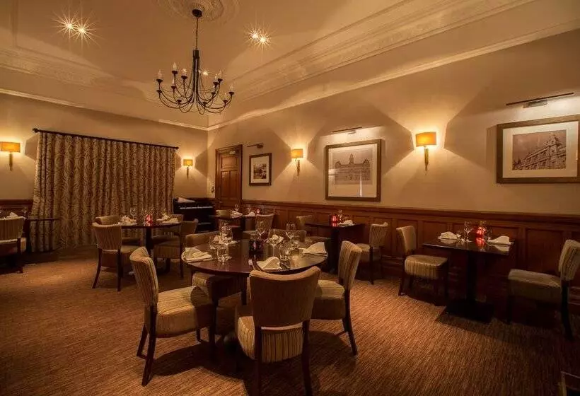 هتل Sherbrooke Castle