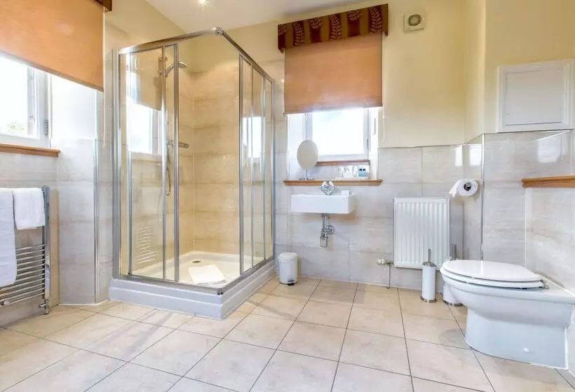 هتل Sherbrooke Castle