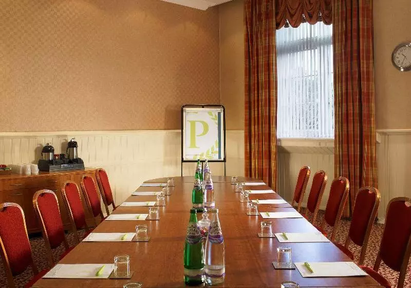 Stirling Highland Hotel  Part Of The Cairn Collection