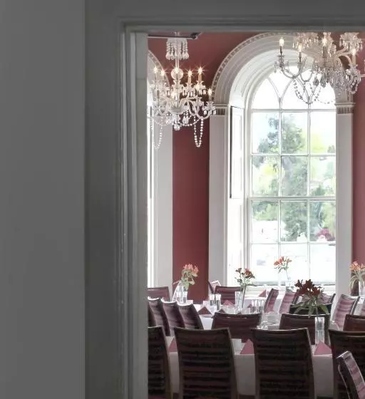 ホテル The Tontine