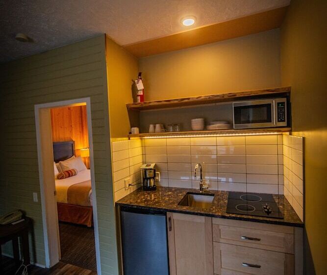 汽车旅馆  Alpine Inn & Suites