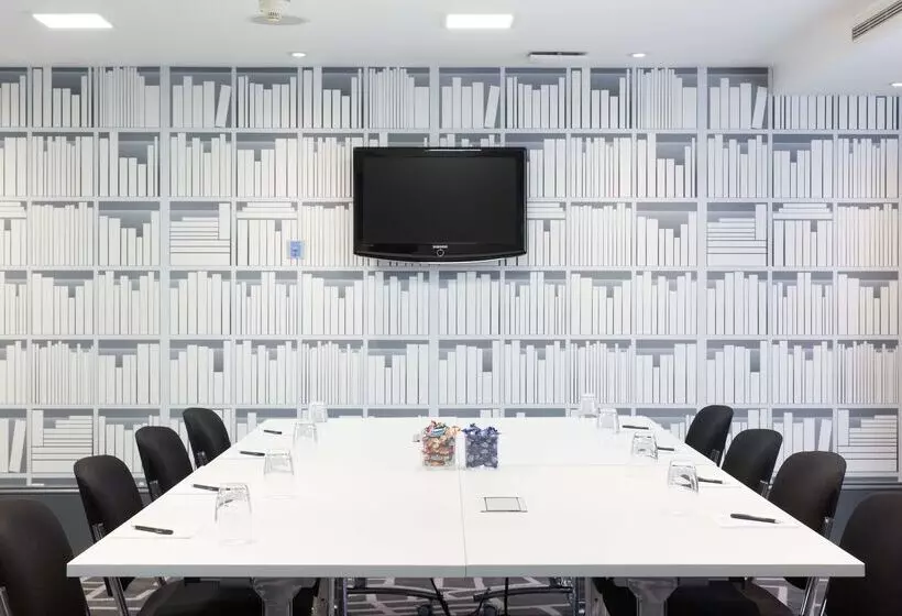 منتجع Village Hotel Wirral