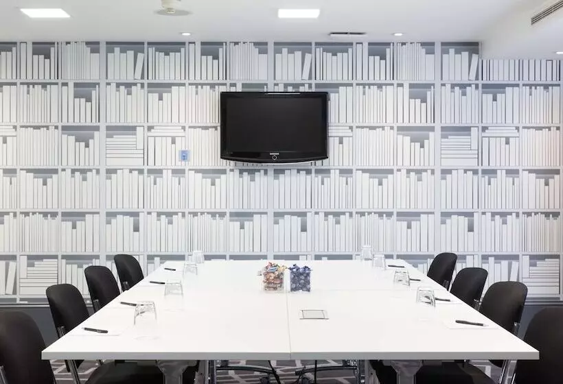 منتجع Village Hotel Wirral