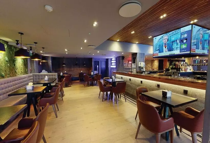 منتجع Village Hotel Wirral