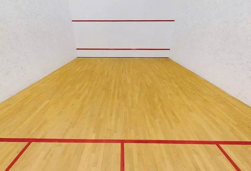 منتجع Village Hotel Wirral