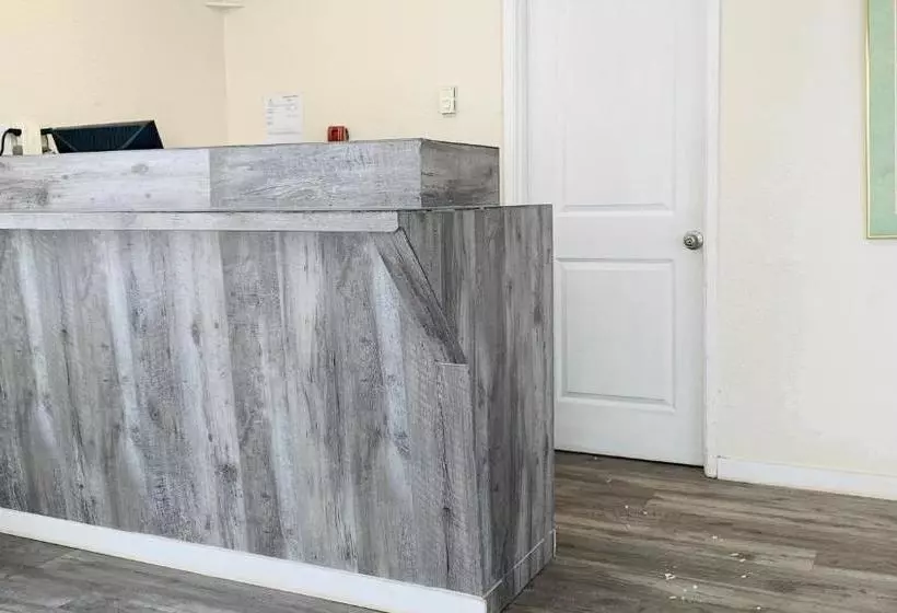 فندق على الطريق Knights Inn Prince George