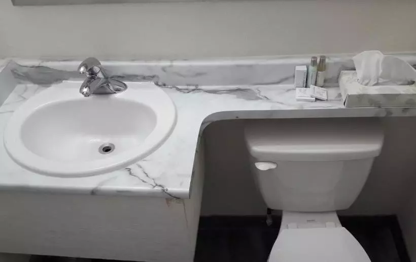 فندق على الطريق Knights Inn Prince George