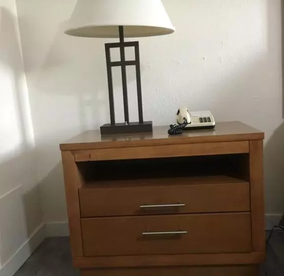 فندق على الطريق Knights Inn Prince George