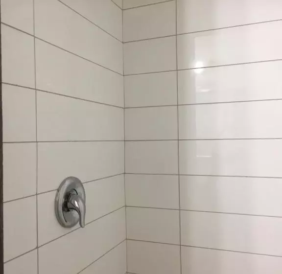 فندق على الطريق Knights Inn Prince George