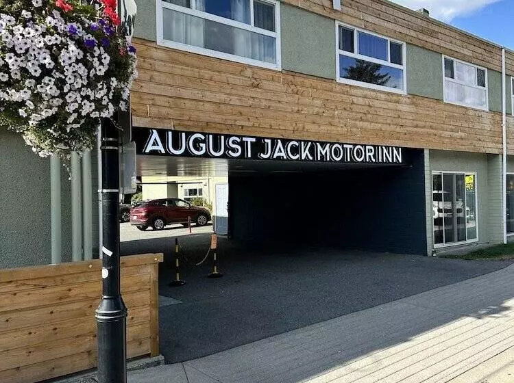 בית מלון כפרי August Jack Motor Inn