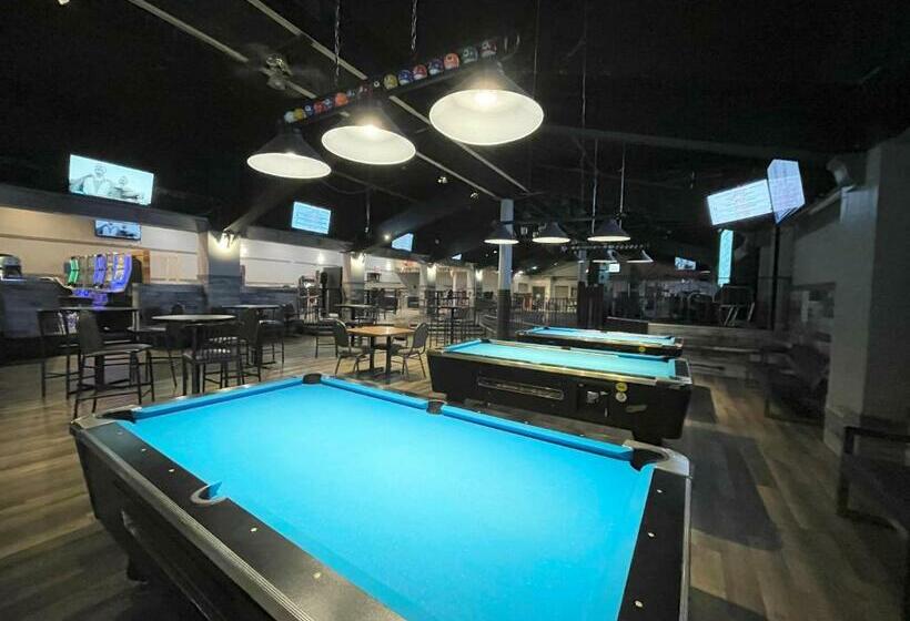 בית מלון כפרי Travelodge By Wyndham Winnipeg Airport