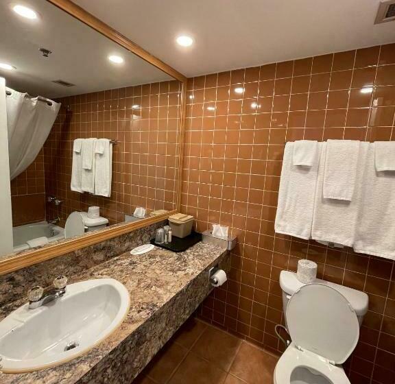 בית מלון כפרי Travelodge By Wyndham Winnipeg Airport