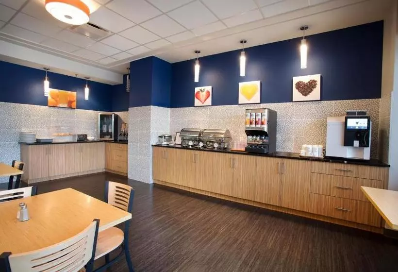 Отель Coliseum Inn