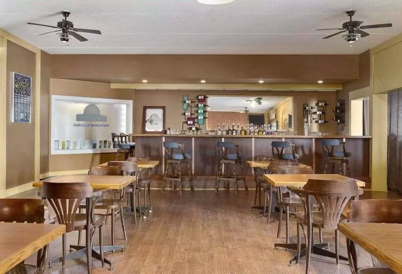 فندق Days Inn By Wyndham Bridgewater Conference Center