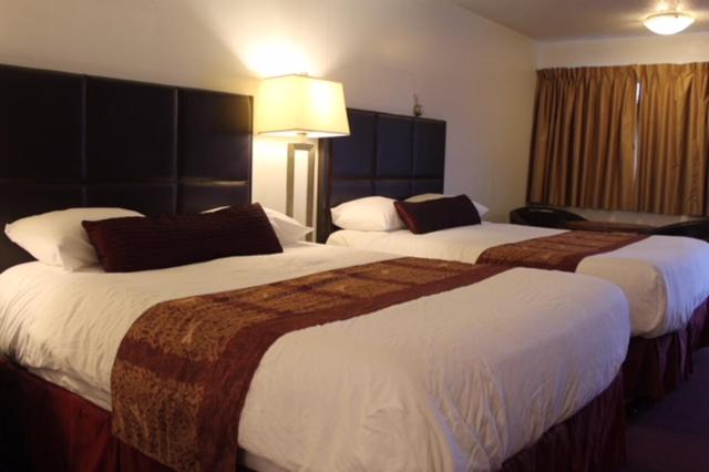 בית מלון כפרי Diamond Head Motor Inn