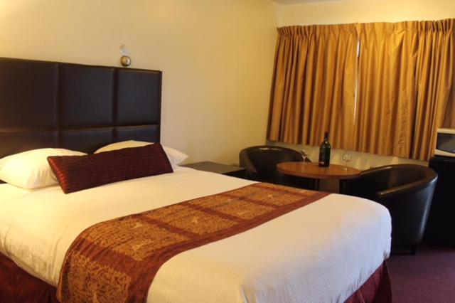 בית מלון כפרי Diamond Head Motor Inn