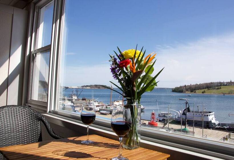 هتل Rum Runner Inn