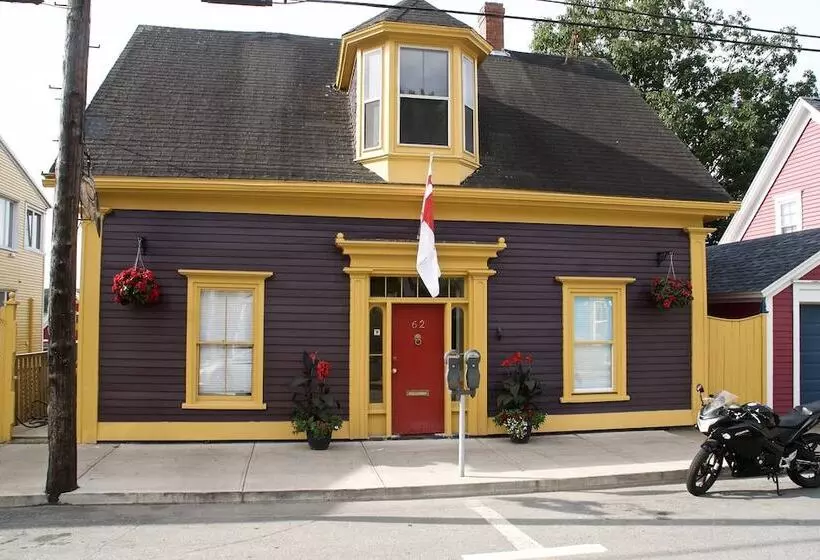 Отель Rum Runner Inn