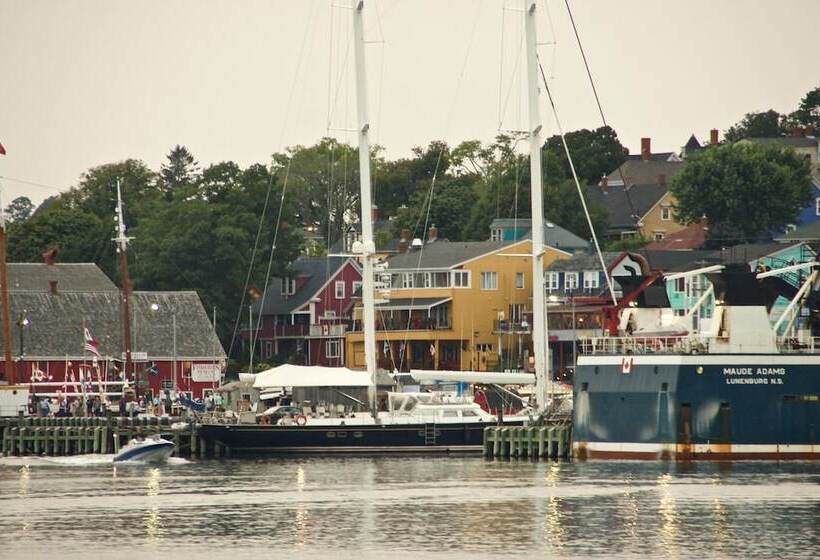 هتل Rum Runner Inn