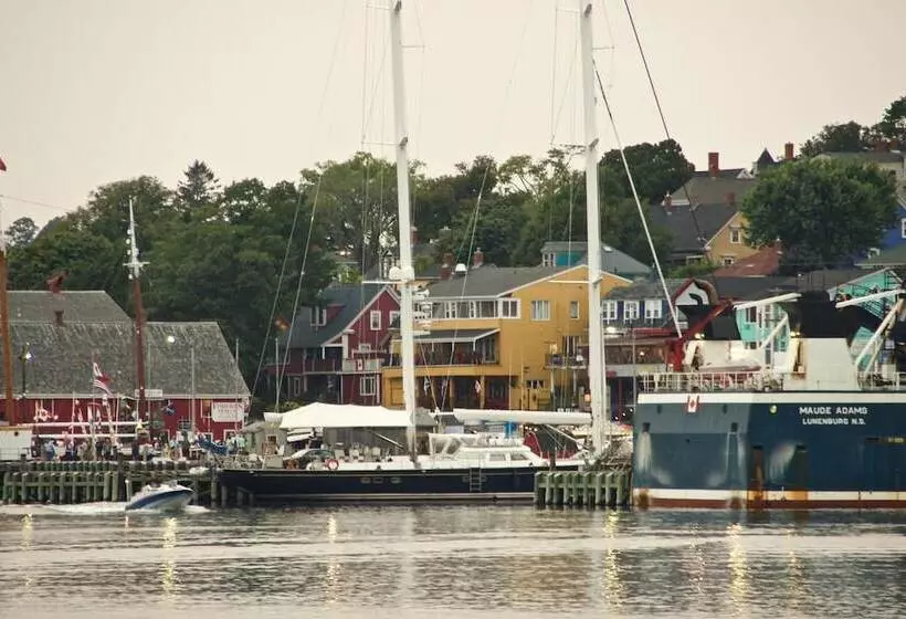 Отель Rum Runner Inn