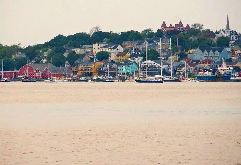 Отель Rum Runner Inn