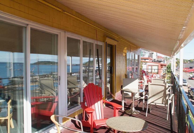 هتل Rum Runner Inn