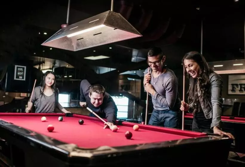 酒店 The Frobisher Inn