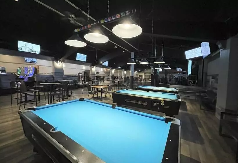 فندق Travelodge By Wyndham Winnipeg Airport