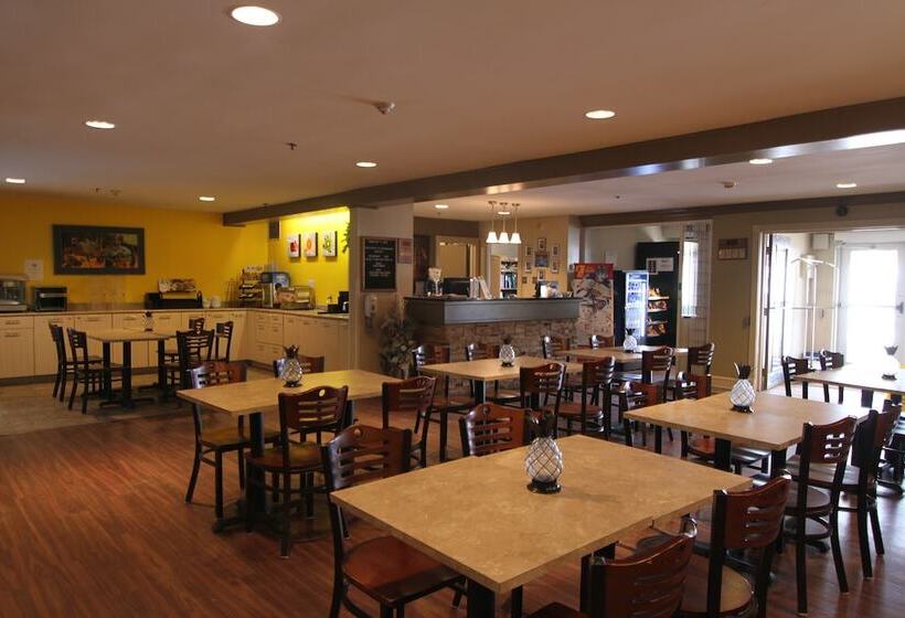 فندق Travelodge Suites By Wyndham Moncton