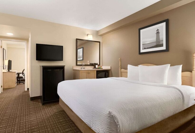فندق Travelodge Suites By Wyndham Moncton