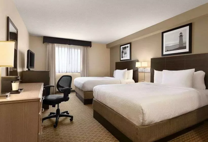 Отель Travelodge Suites By Wyndham Moncton