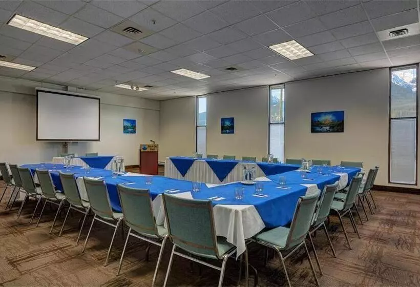 Sea To Sky Hotel And Conference Centre