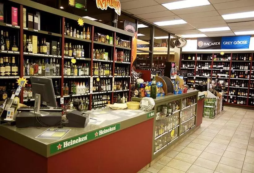 Sea To Sky Hotel And Conference Centre