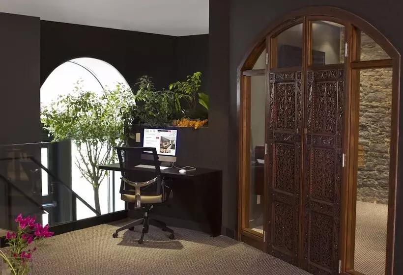 هتل Du Vieux Quebec